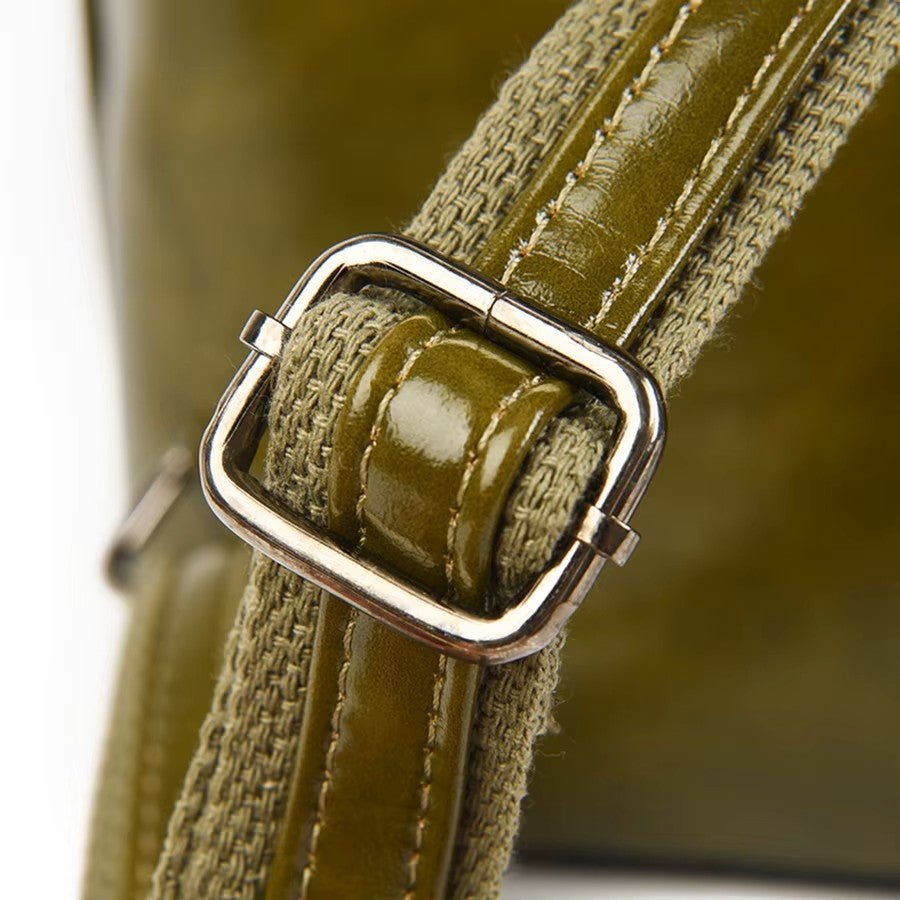 KMFFLY Women's Backpack - xeoloex